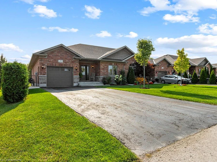 10 Brown Street S, Minto, ON, N0G 1M0 - 2