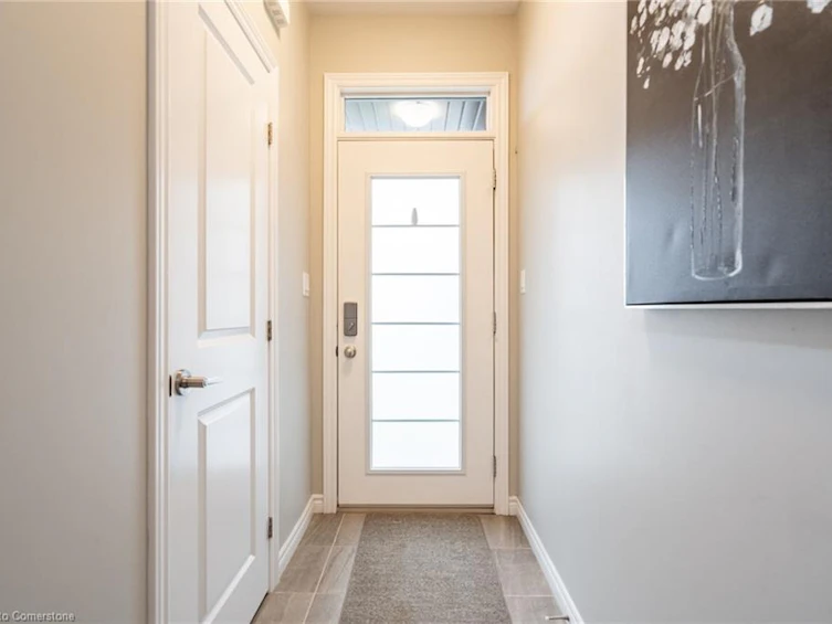 4012 Crown Street, Lincoln, ON, L3J 0S3 - 4