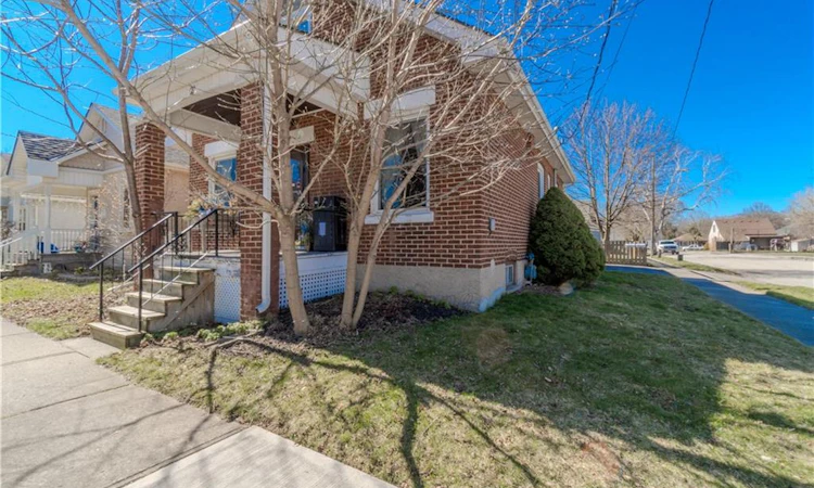 21 Wade Avenue