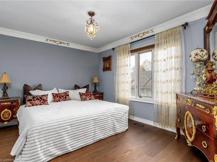 28 Stonegate Drive, Hamilton, ON, L9G 3R7 - 28