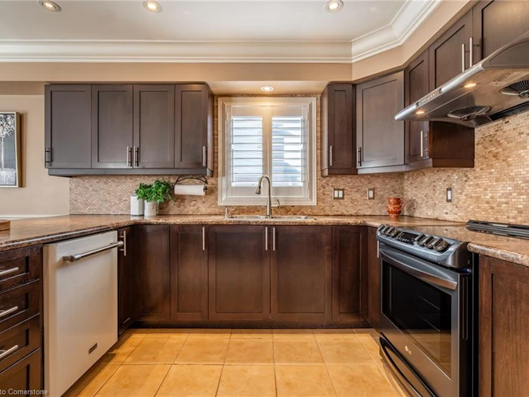 281 Brigadoon Drive, Hamilton, ON, L9C 0B6 - 7
