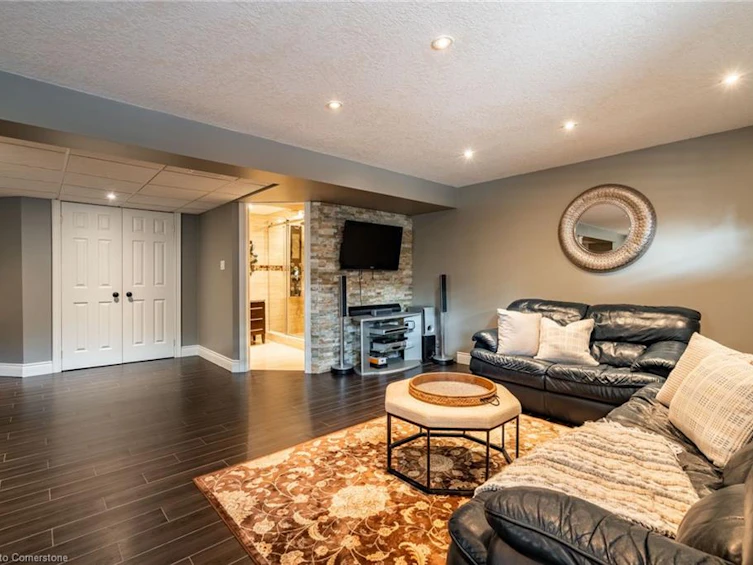 281 Brigadoon Drive, Hamilton, ON, L9C 0B6 - 32