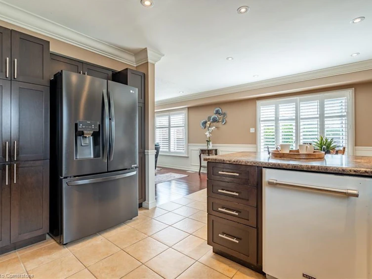 281 Brigadoon Drive, Hamilton, ON, L9C 0B6 - 8