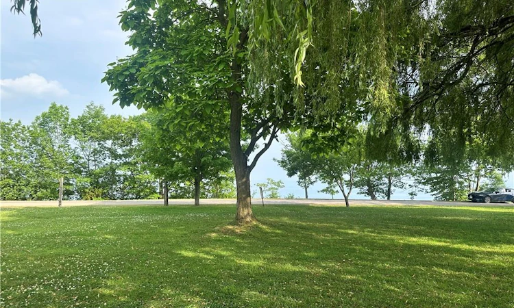 2823 Lakeshore Road