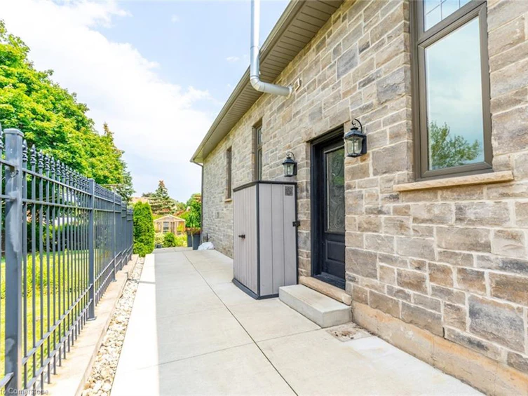 17 Mcdonald Court, Hamilton, ON, L9H 7C3 - 42