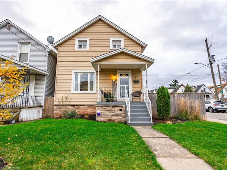 24 Roxborough Avenue, Hamilton, ON, L8L 1Y1 - 2