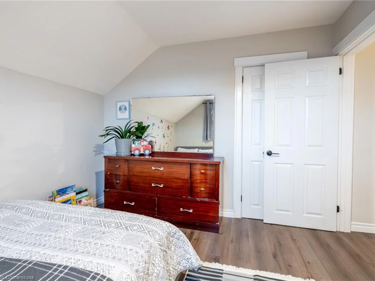 24 Roxborough Avenue, Hamilton, ON, L8L 1Y1 - 24