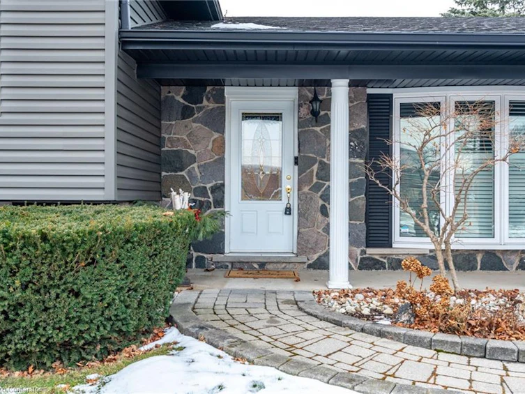 3237 Woodward Avenue, Burlington, ON, L7N 2M6 - 3