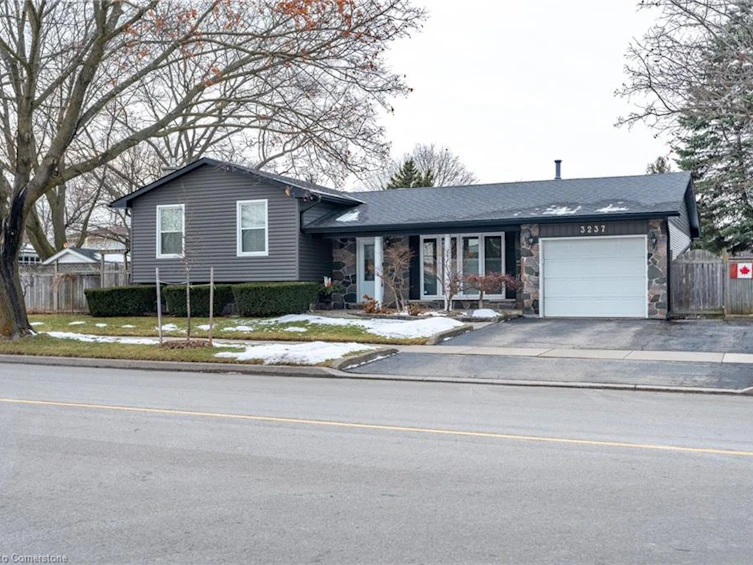 3237 Woodward Avenue, Burlington, ON, L7N 2M6