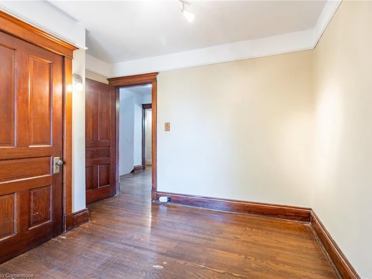 26 Ontario Avenue, Hamilton, ON, L8N 2X2 - 24