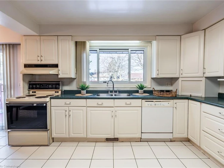9 Laurier Avenue, Hamilton, ON, L9C 3R8 - 13