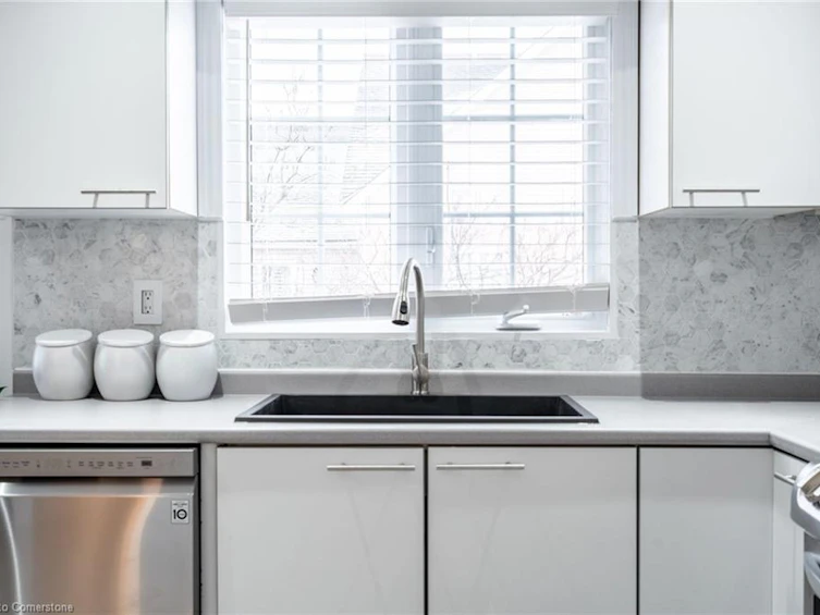 206-2075 Walkers Line, Burlington, ON, L7M 4G7 - 12