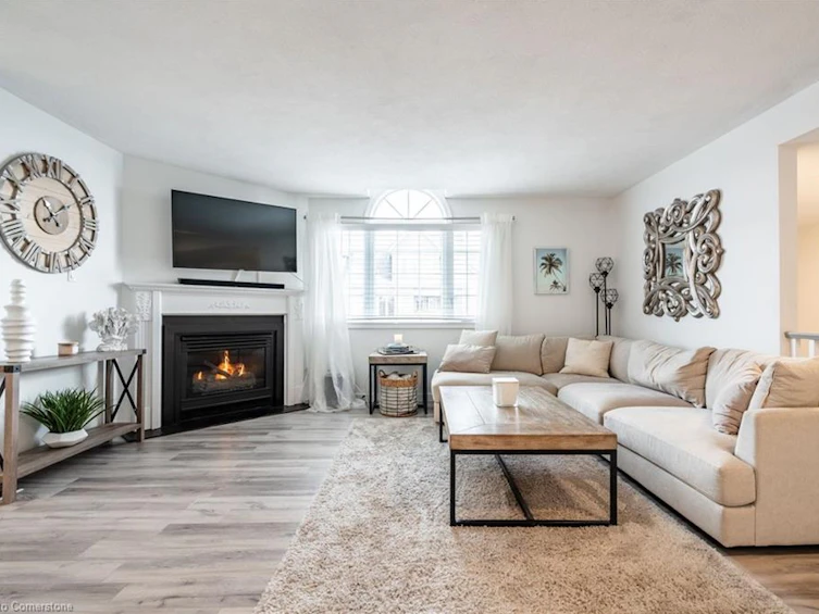 206-2075 Walkers Line, Burlington, ON, L7M 4G7 - 4