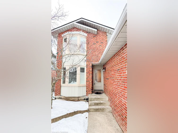 22 Beachgrove Crescent, Hamilton, ON, L8J 2N8 - 2