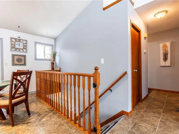 21 Leslie Avenue, Norfolk County, ON, N0A 1N4 - 5
