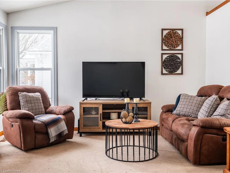 21 Leslie Avenue, Norfolk County, ON, N0A 1N4 - 4