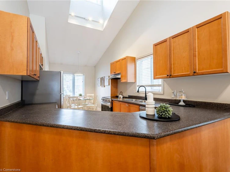 1292 Inglehart Drive, Burlington, ON, L7M 4Z4 - 10