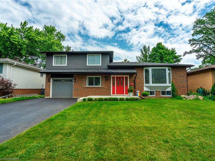 5286 Woodhaven Drive, Burlington, ON, L7L 3T4