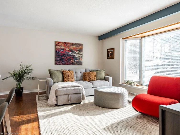 5286 Woodhaven Drive, Burlington, ON, L7L 3T4 - 5