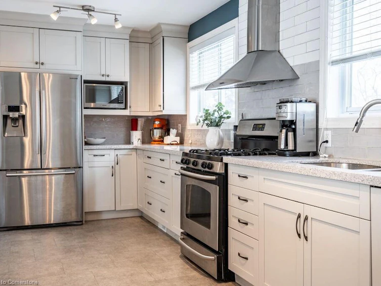 5286 Woodhaven Drive, Burlington, ON, L7L 3T4 - 10