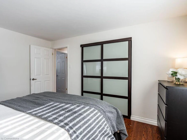 5286 Woodhaven Drive, Burlington, ON, L7L 3T4 - 18