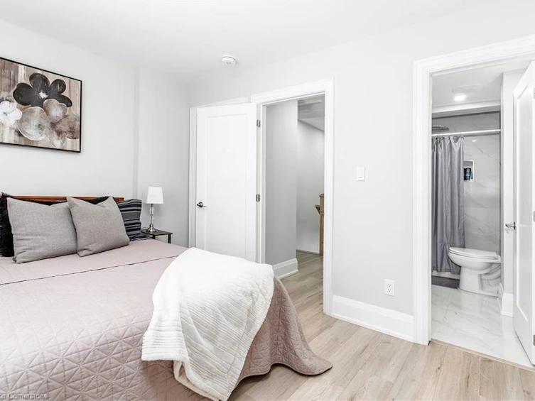 99 Chestnut Avenue, Hamilton, ON, L8L 6K8 - 14