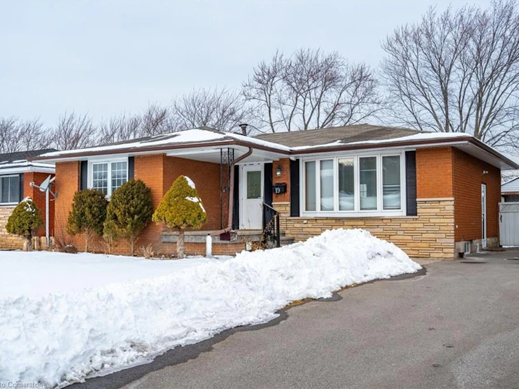 19 Winthrop Place, Hamilton, ON, L8G 3M3