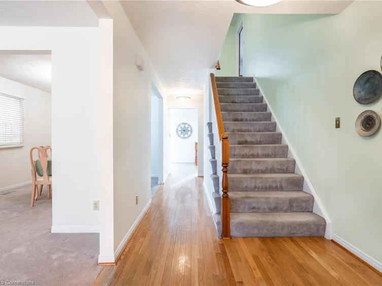 11 Serafino Court, Hamilton, ON, L9B 1X3 - 4