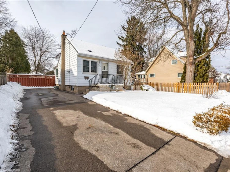 276 Bowman Street, Hamilton, ON, L8S 2V3 - 2