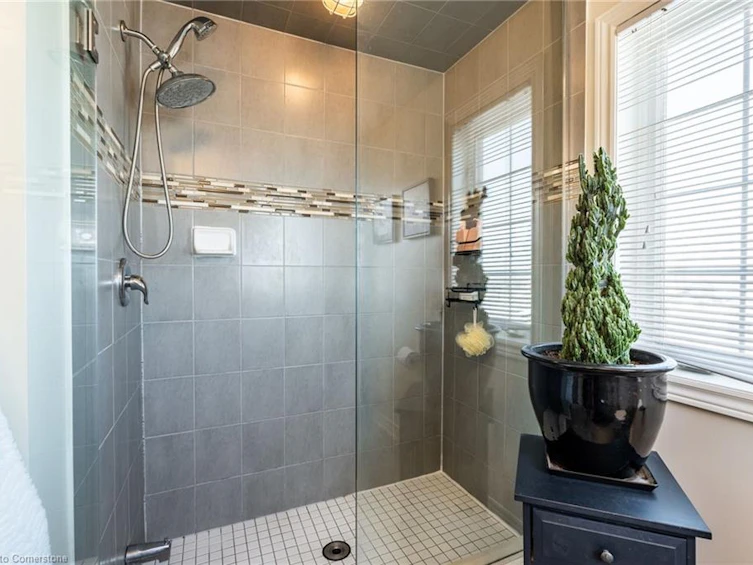 14 Mccurdy Avenue, Hamilton, ON, L8B 0T5 - 28