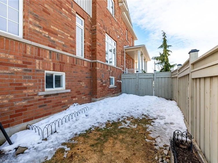 14 Mccurdy Avenue, Hamilton, ON, L8B 0T5 - 37
