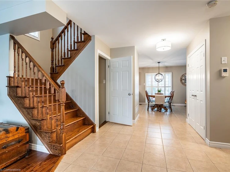 68 Newcombe Road, Hamilton, ON, L9H 7T3 - 7