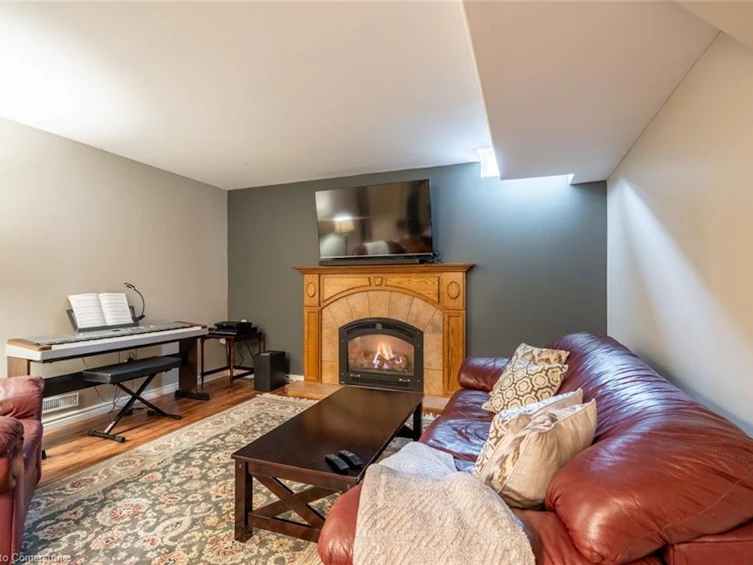 68 Newcombe Road, Hamilton, ON, L9H 7T3 - 37