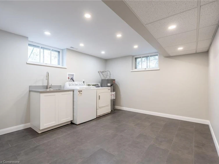 28 Mountain View Road, Hamilton, ON, L9H 5B9 - 32