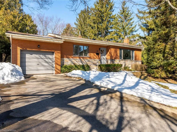 28 Mountain View Road, Hamilton, ON, L9H 5B9