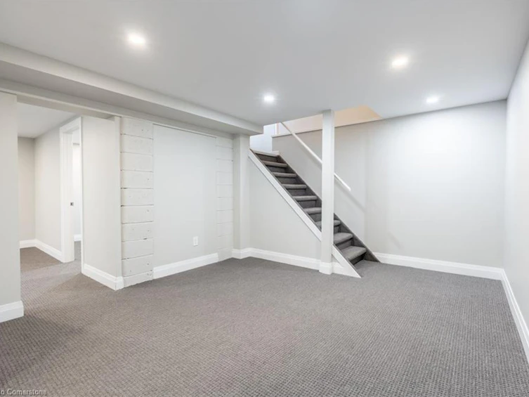 28 Mountain View Road, Hamilton, ON, L9H 5B9 - 24