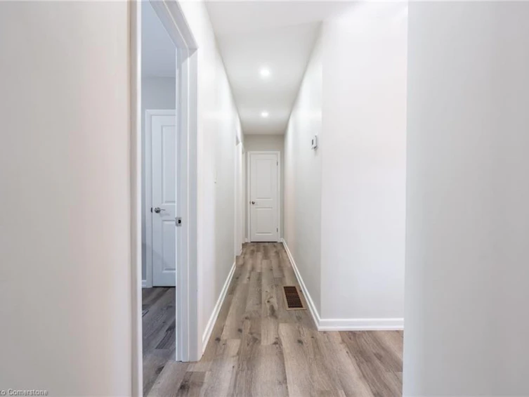 28 Mountain View Road, Hamilton, ON, L9H 5B9 - 14