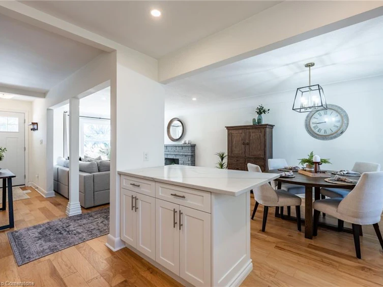 26 Mcmaster Avenue, Hamilton, ON, L9H 4M7 - 22
