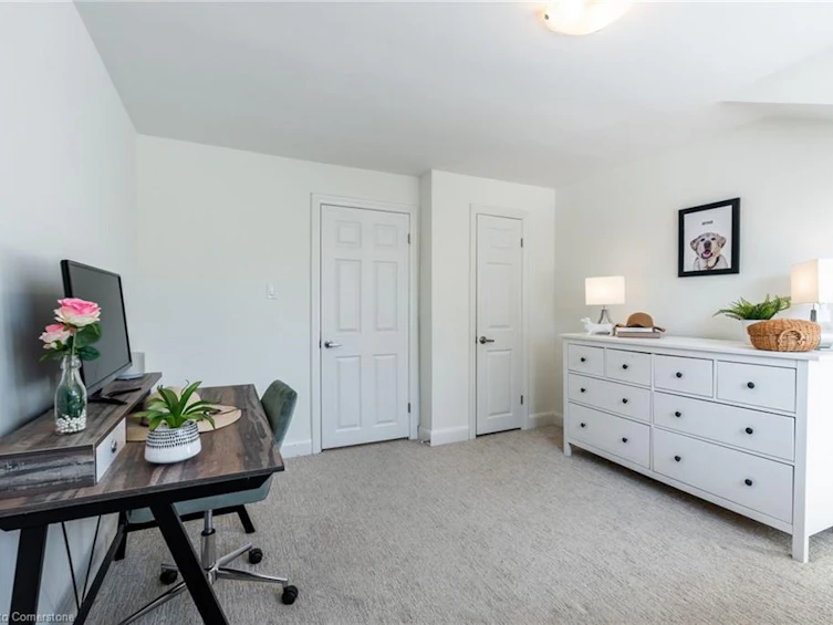 26 Mcmaster Avenue, Hamilton, ON, L9H 4M7 - 32
