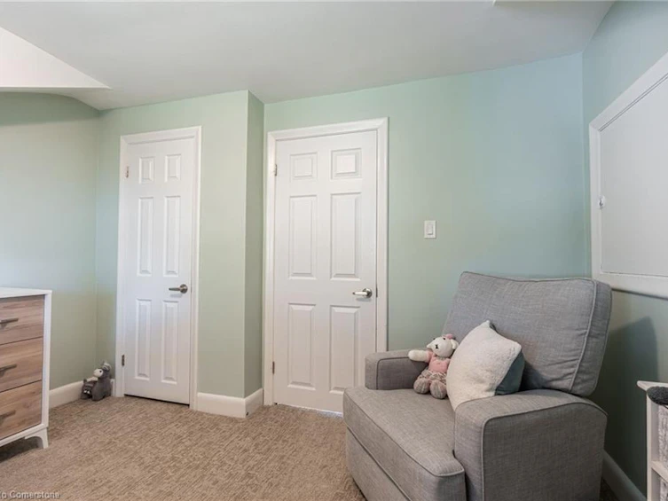26 Mcmaster Avenue, Hamilton, ON, L9H 4M7 - 35