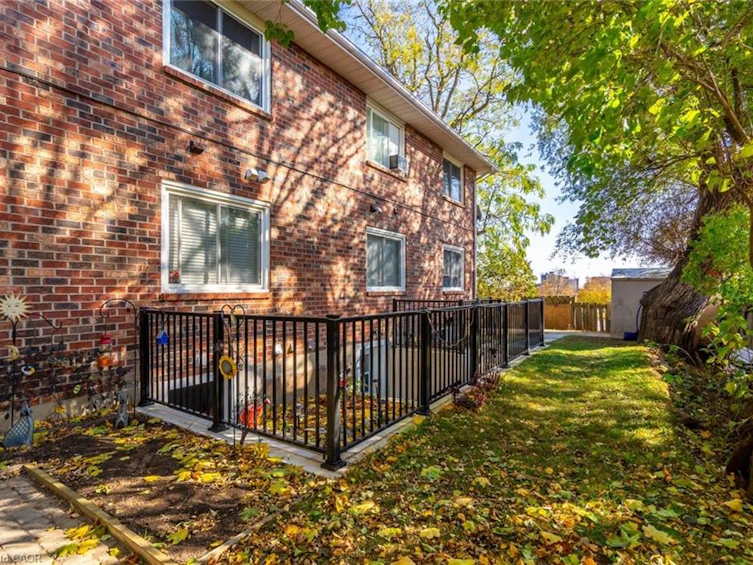 81 Hamilton Street N, Hamilton, ON, L0R 2H0 - 4