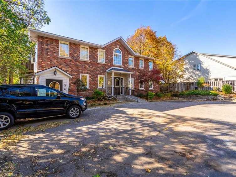 81 Hamilton Street N, Hamilton, ON, L0R 2H0
