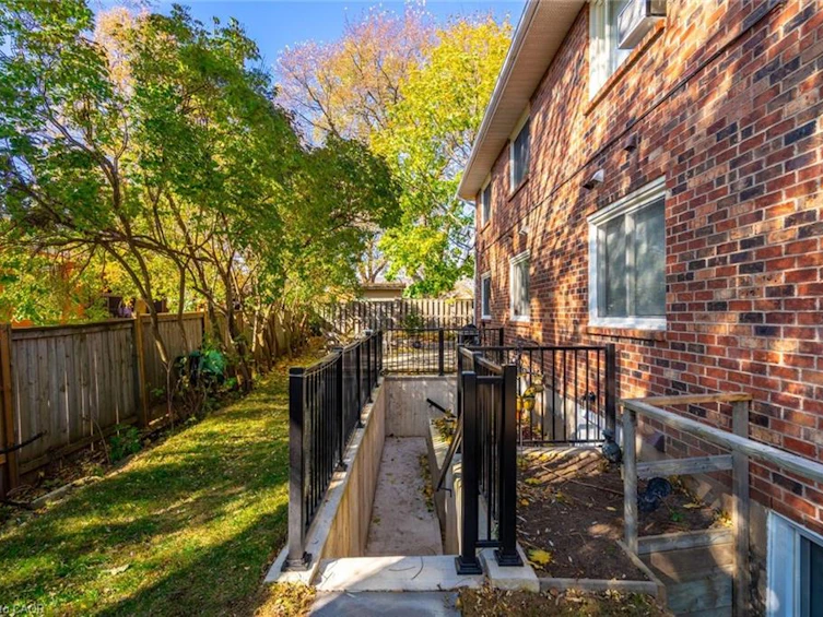 81 Hamilton Street N, Hamilton, ON, L0R 2H0 - 5