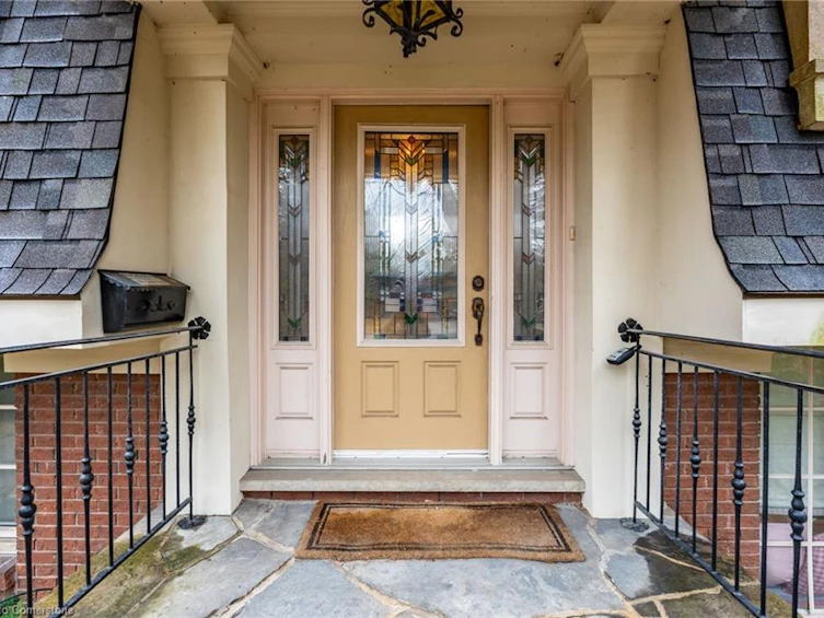 121 Mohawk Road, Hamilton, ON, L9G 3L9 - 2