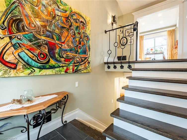 121 Mohawk Road, Hamilton, ON, L9G 3L9 - 3