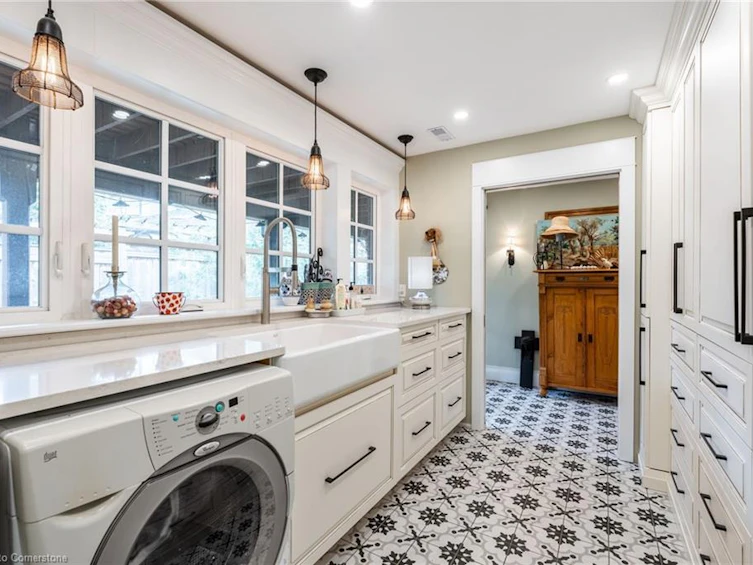 121 Mohawk Road, Hamilton, ON, L9G 3L9 - 37