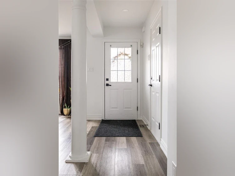 135 Arrowhead Drive, Hamilton, ON, L8W 3Z5 - 3