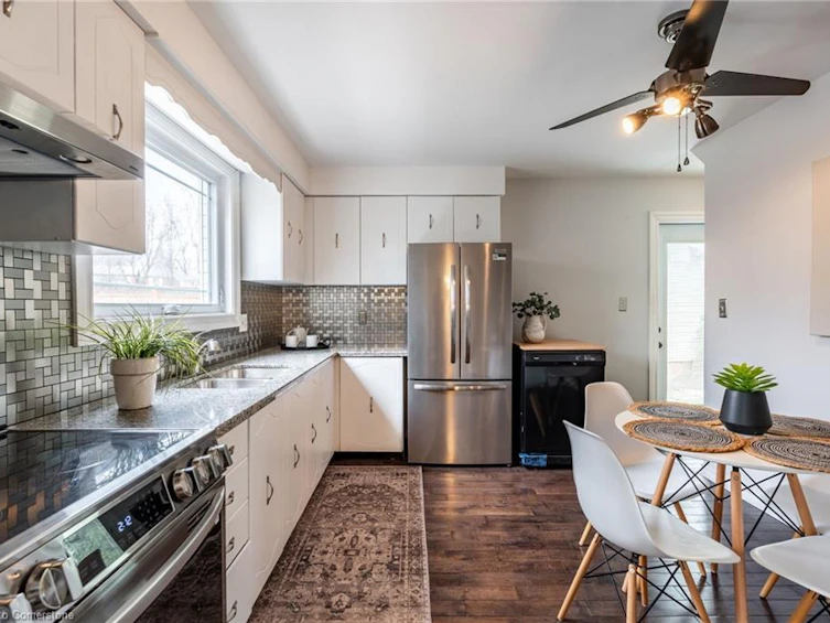 2345 Glastonbury Road, Burlington, ON, L7P 4L7 - 13