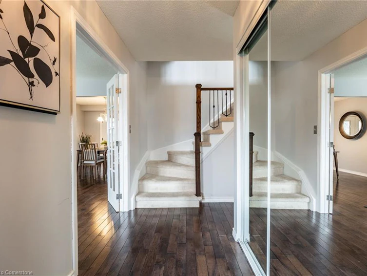 2345 Glastonbury Road, Burlington, ON, L7P 4L7 - 5