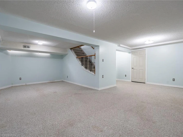 2345 Glastonbury Road, Burlington, ON, L7P 4L7 - 34